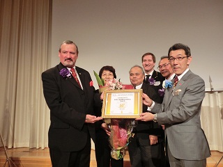 5. 左から2番目　Ms. Kayoko Inoue, Skal International Tokyo, Secreatariat　（東京事務局長）